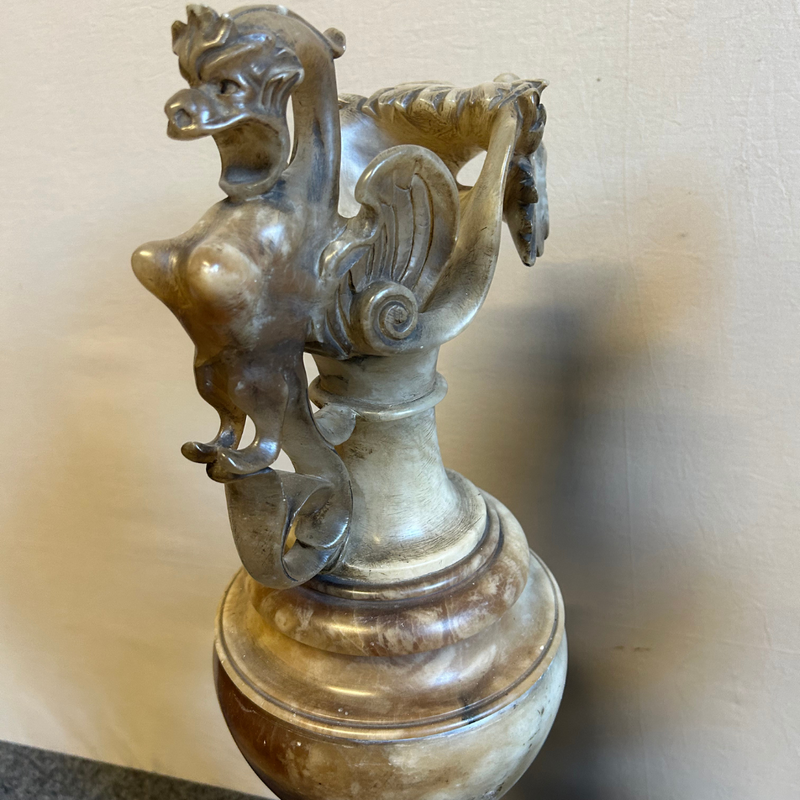 Oggetti d’antiquariato in alabastro coppia di versatoi
