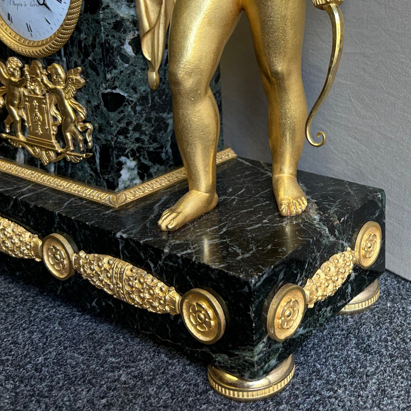 Prestigioso orologio antico stile Impero in marmo verde