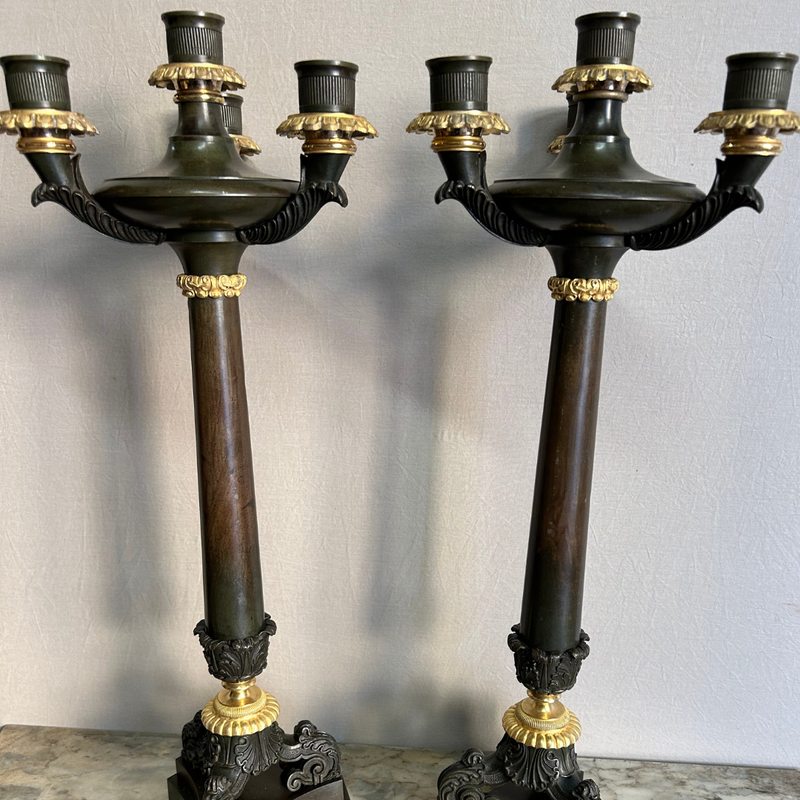 Coppia candelieri antichi bronzo patinato e dorato primi Ottocento