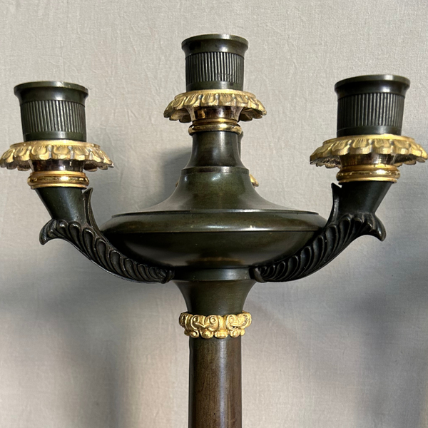 Candelieri antichi in bronzo dorato e patinato XIX secolo